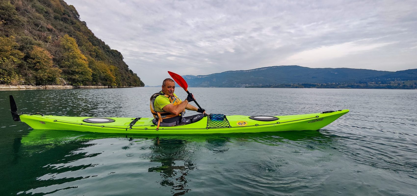 Le lac dans sa longueur